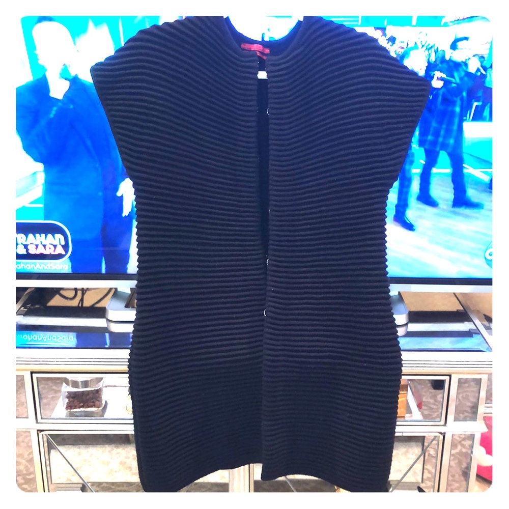 Carolina Herrera wool sleeveless sweater
